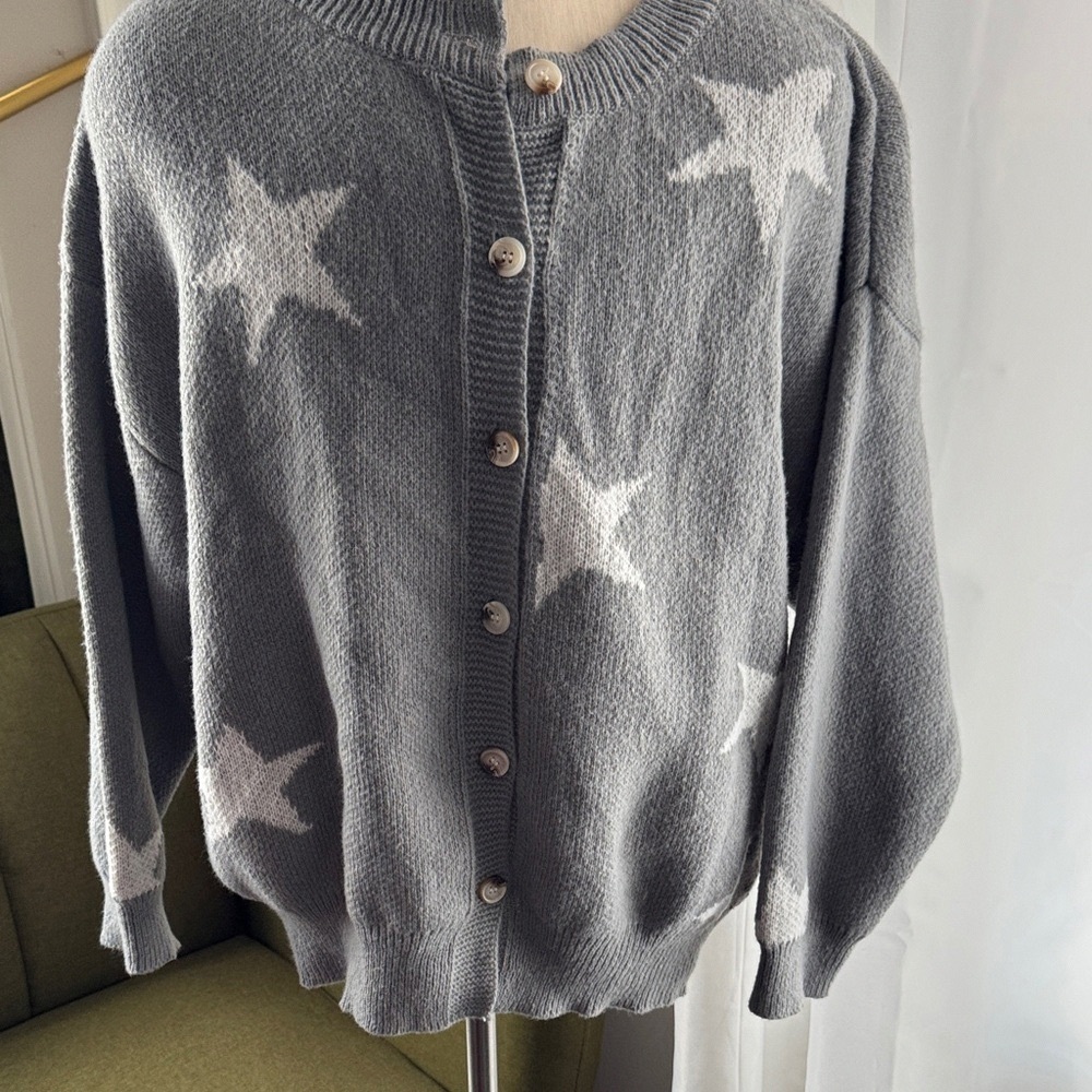 Chic Star Patterned Gray Cardigan - image 1